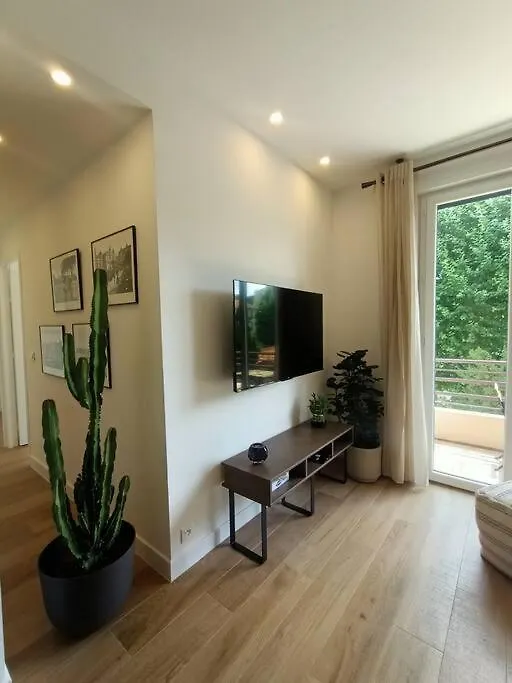Apartment Ferienwohnung The Chic Liberation Nizza