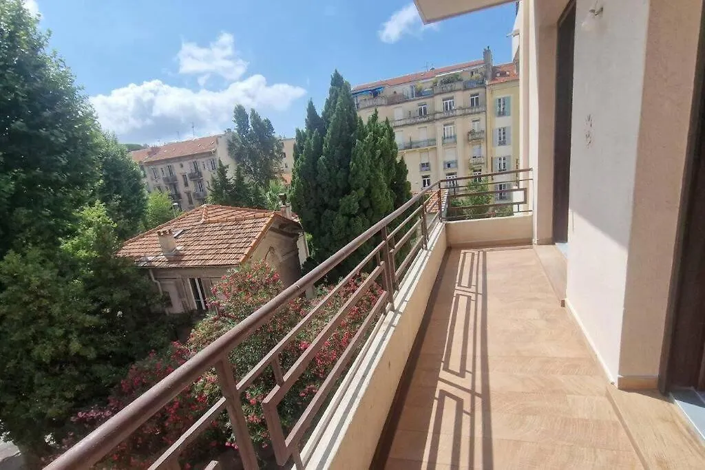 Apartment Ferienwohnung The Chic Liberation Nizza